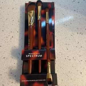 Spectrum makeup brush set New!
